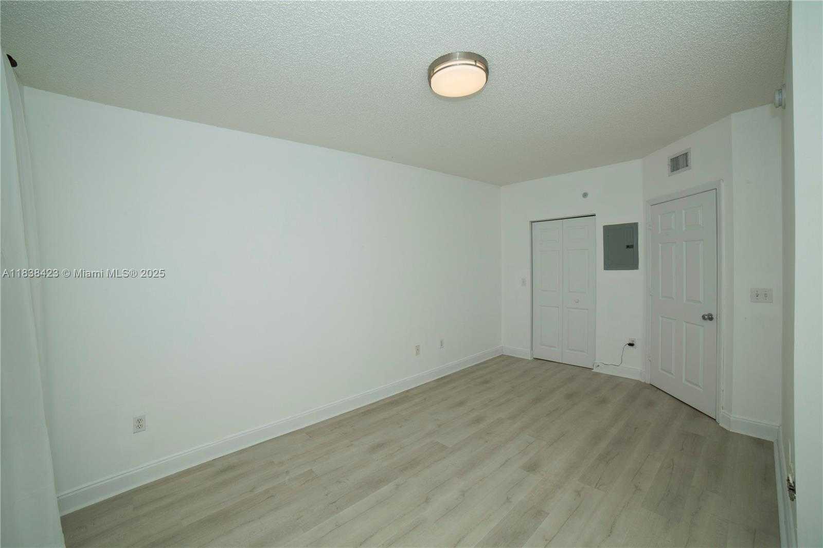 Small Image of 17125 NORTH BAY RD #3101, Sunny Isles Beach Number 18