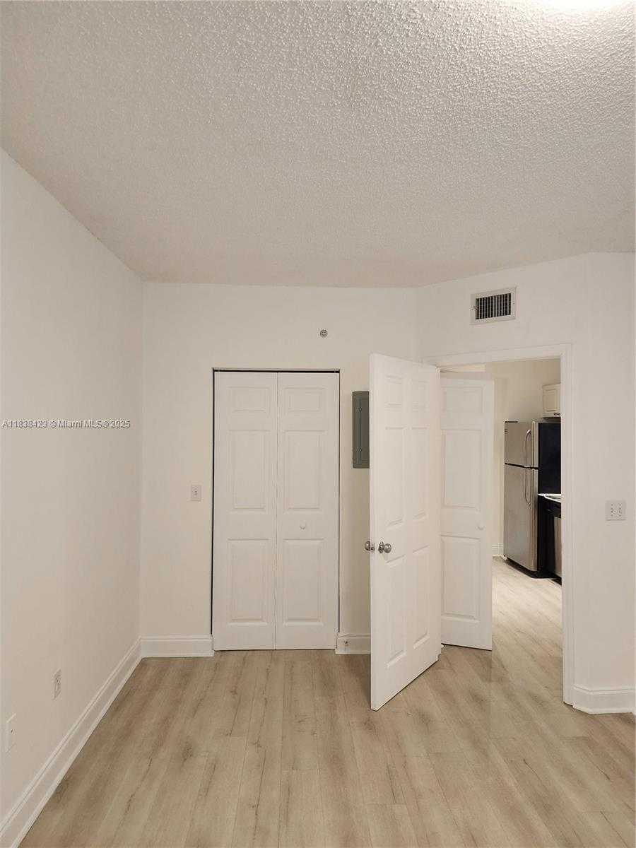 Small Image of 17125 NORTH BAY RD #3101, Sunny Isles Beach Number 21
