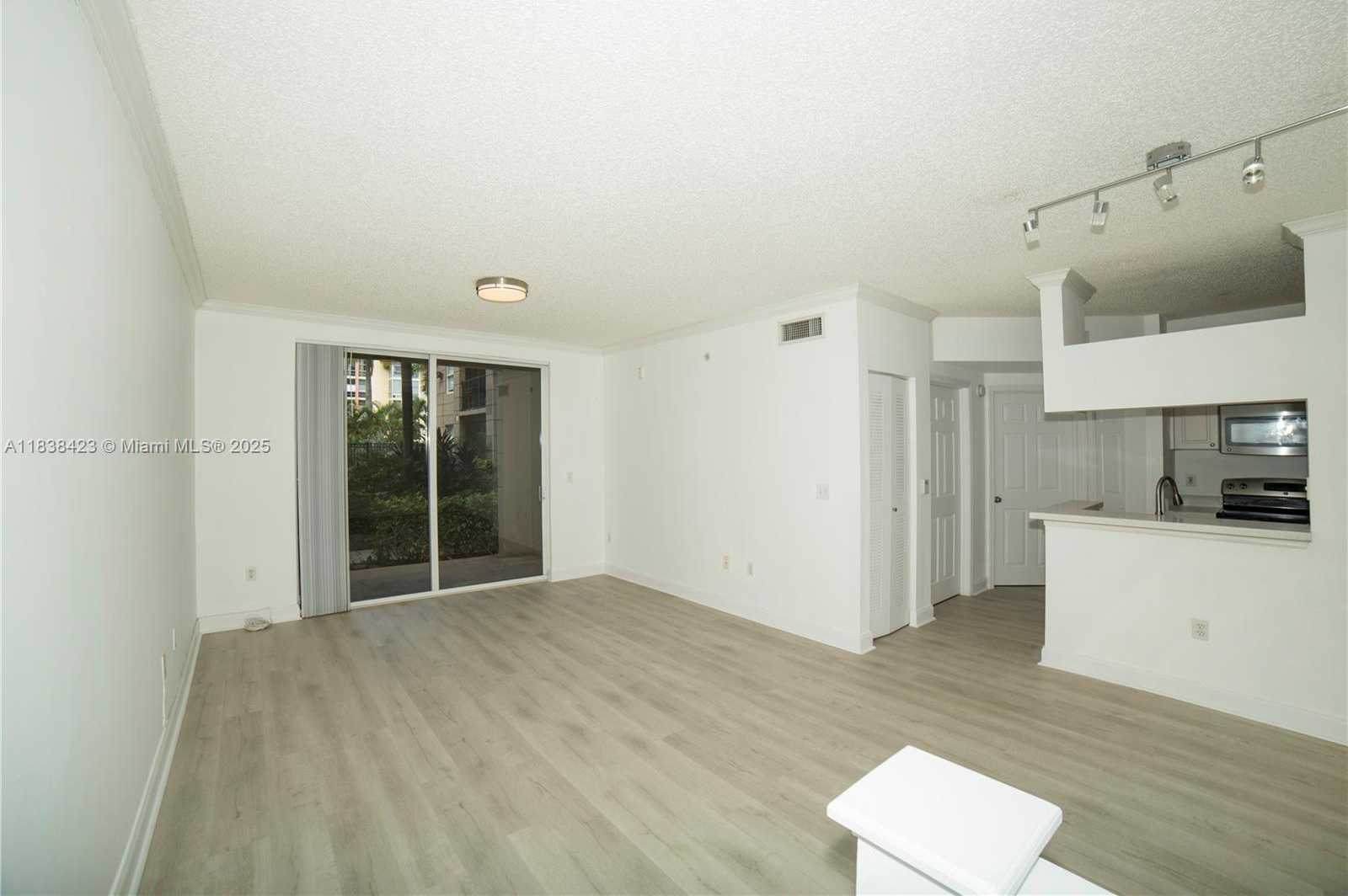 Small Image of 17125 NORTH BAY RD #3101, Sunny Isles Beach Number 7