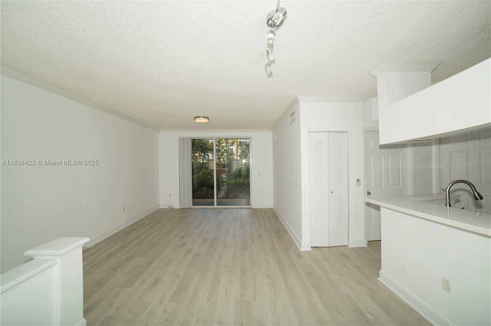 Small Image of 17125 NORTH BAY RD #3101, Sunny Isles Beach Number 8
