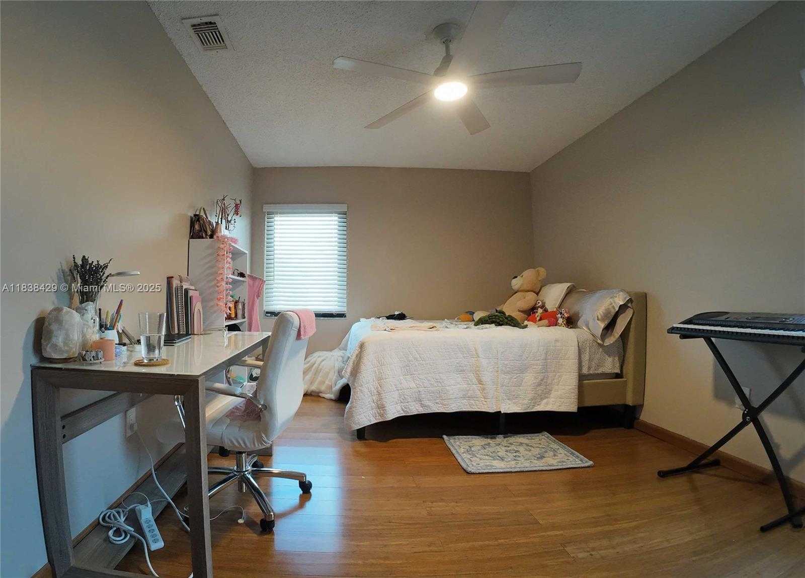 Small Image of 14721 SOUTH WEST 113TH LN #14721, Miami Number 16