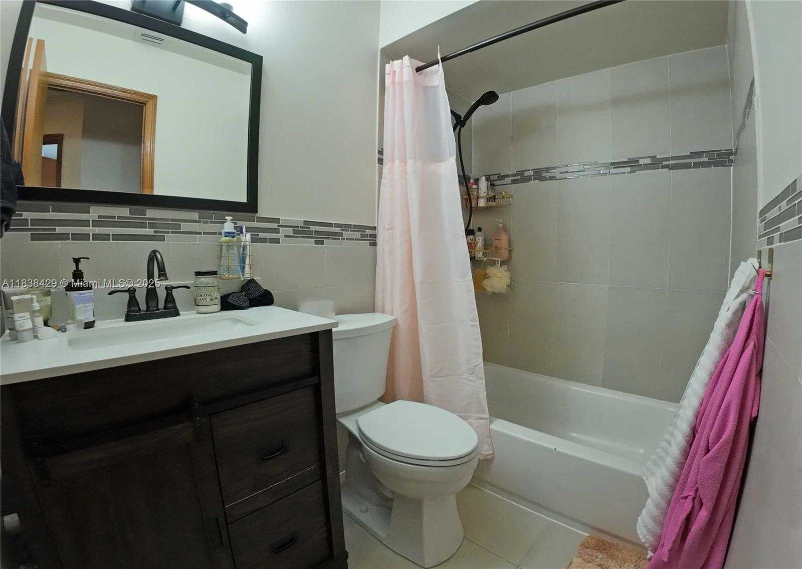 Small Image of 14721 SOUTH WEST 113TH LN #14721, Miami Number 18