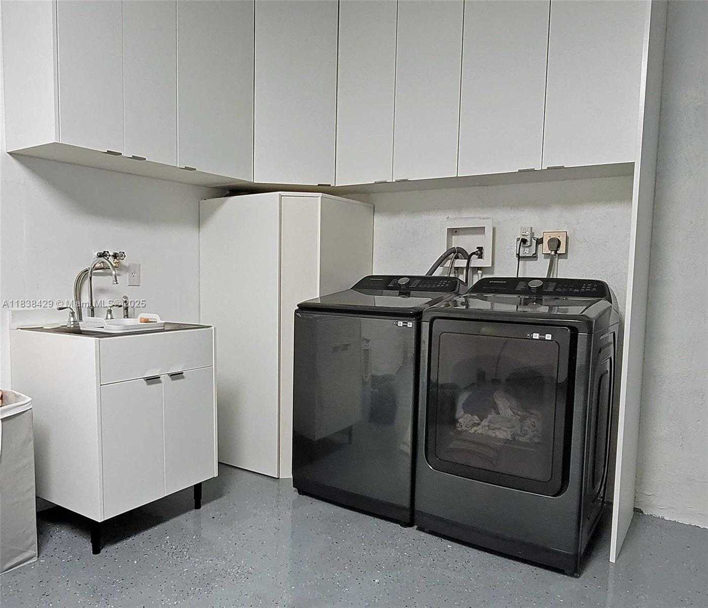 Small Image of 14721 SOUTH WEST 113TH LN #14721, Miami Number 23
