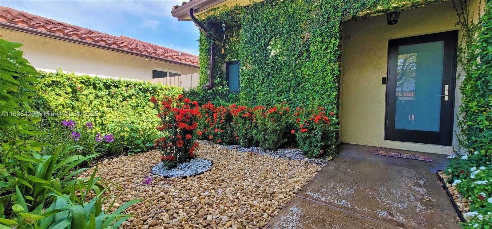 Small Image of 14721 SOUTH WEST 113TH LN #14721, Miami Number 5