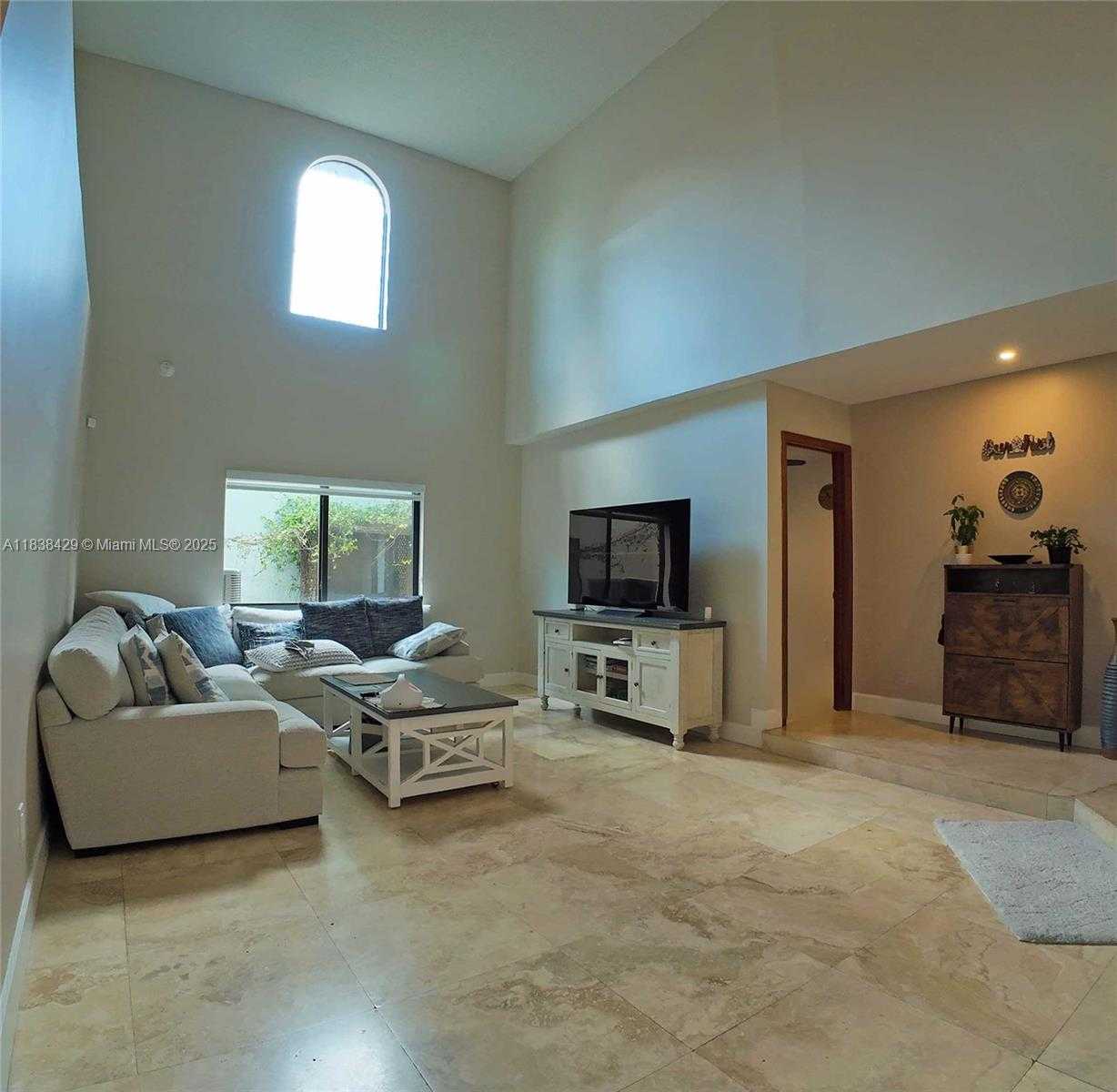 Small Image of 14721 SOUTH WEST 113TH LN #14721, Miami Number 7