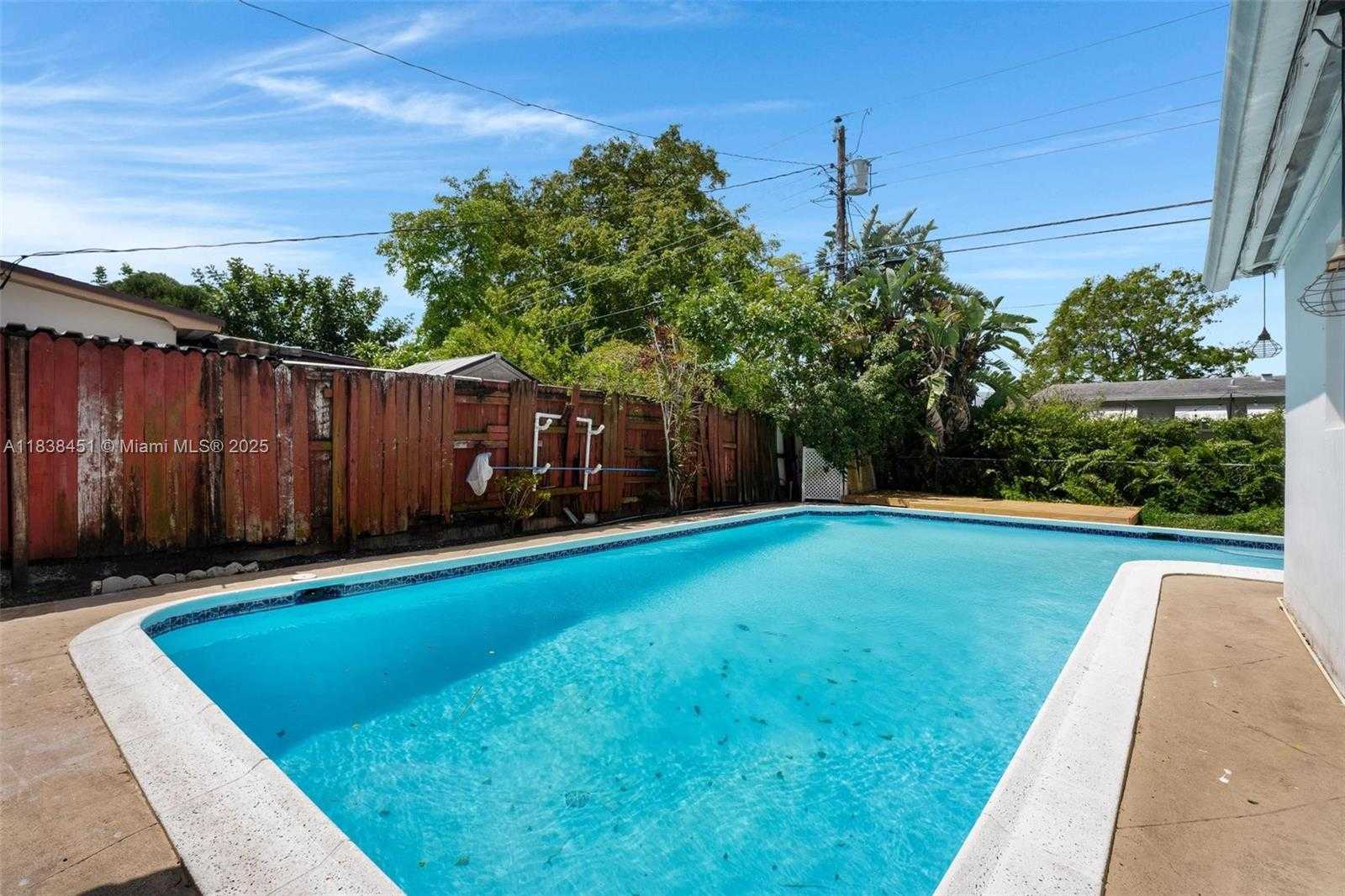 Small Image of 700 SOUTH WEST 67TH AVE #A, Pembroke Pines Number 25