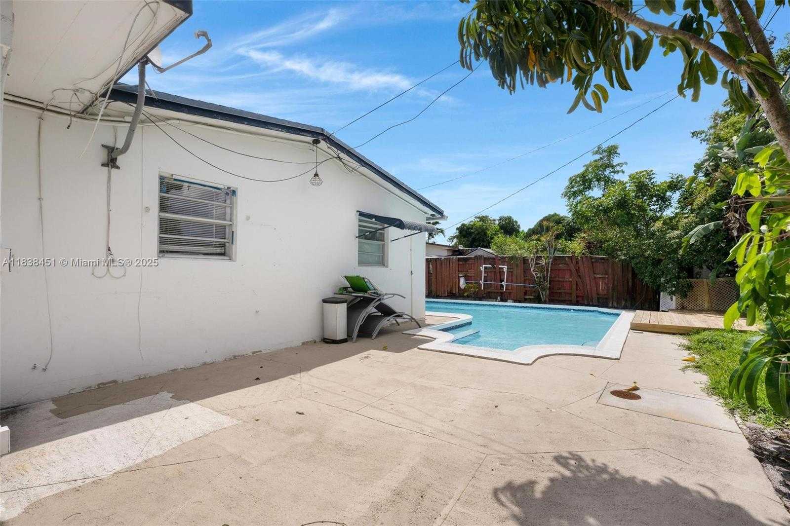 Small Image of 700 SOUTH WEST 67TH AVE #A, Pembroke Pines Number 27