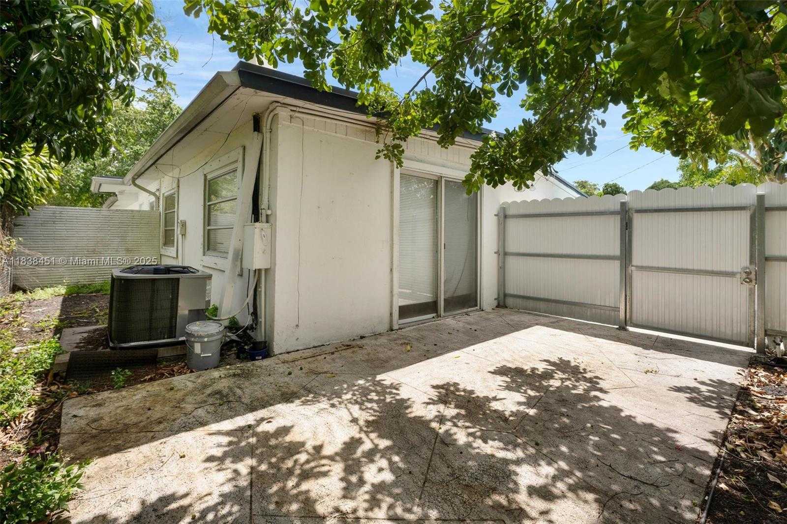 Small Image of 700 SOUTH WEST 67TH AVE #A, Pembroke Pines Number 28