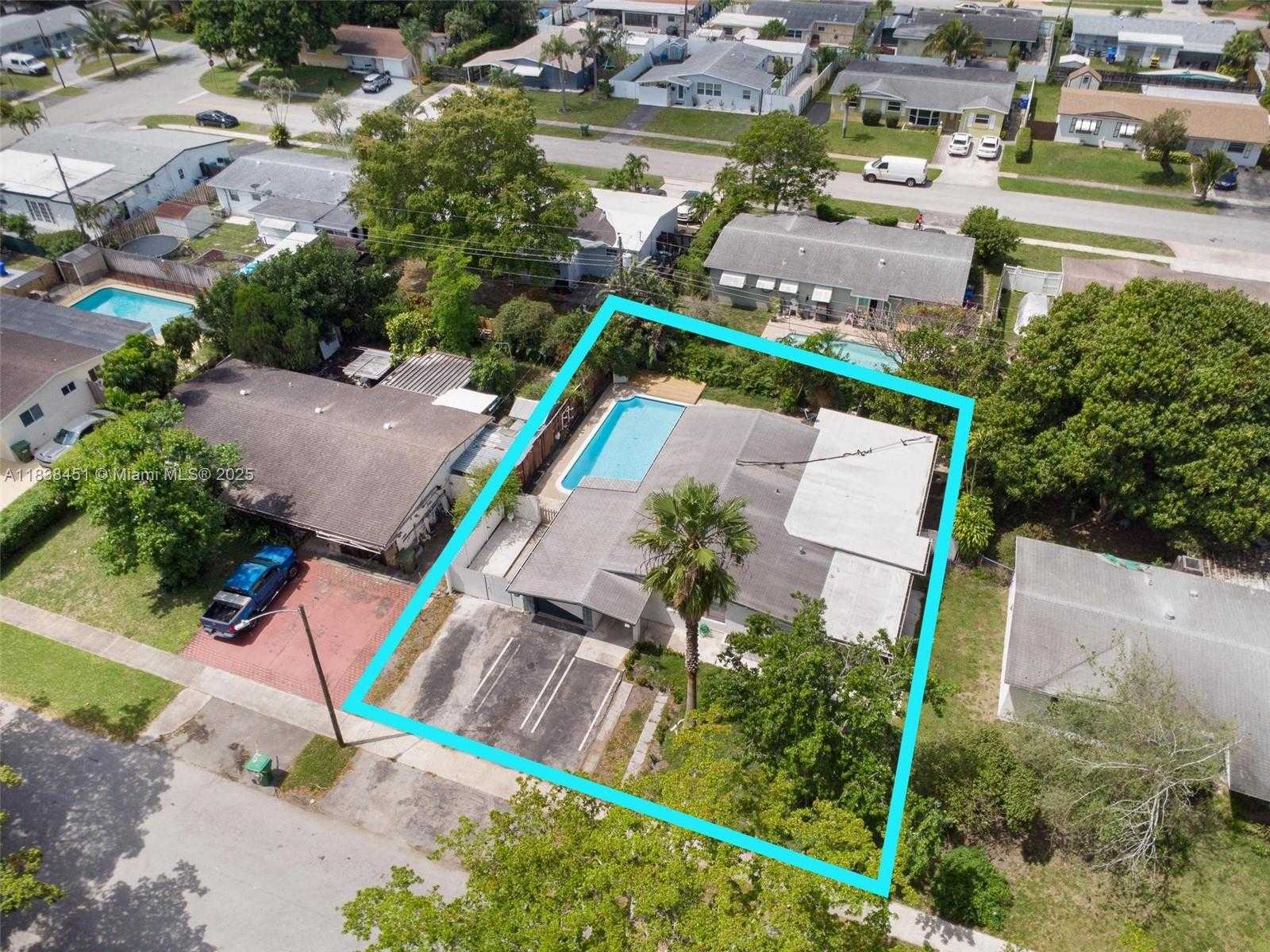 Small Image of 700 SOUTH WEST 67TH AVE #A, Pembroke Pines Number 31