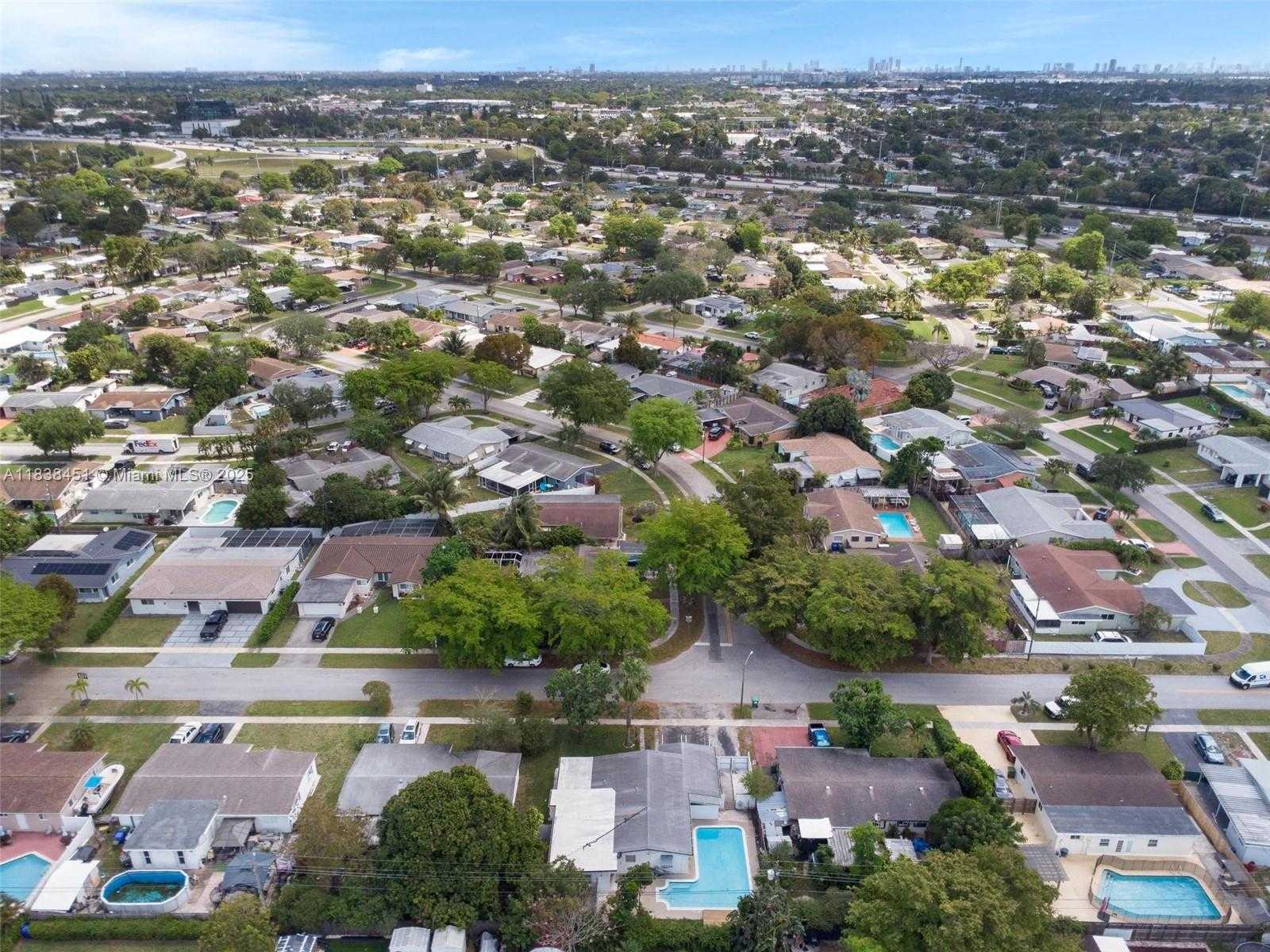 Small Image of 700 SOUTH WEST 67TH AVE #A, Pembroke Pines Number 34