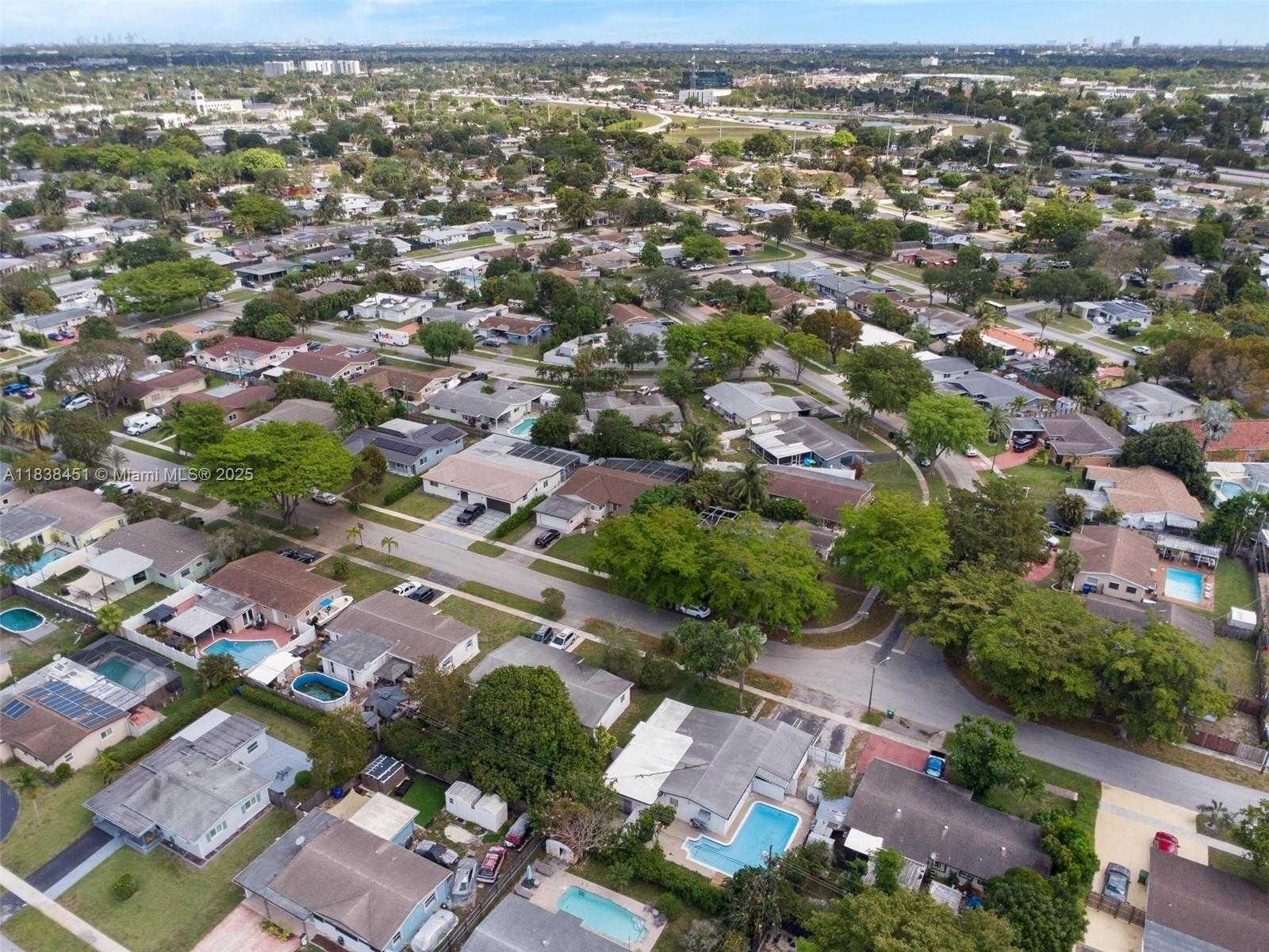 Small Image of 700 SOUTH WEST 67TH AVE #A, Pembroke Pines Number 36