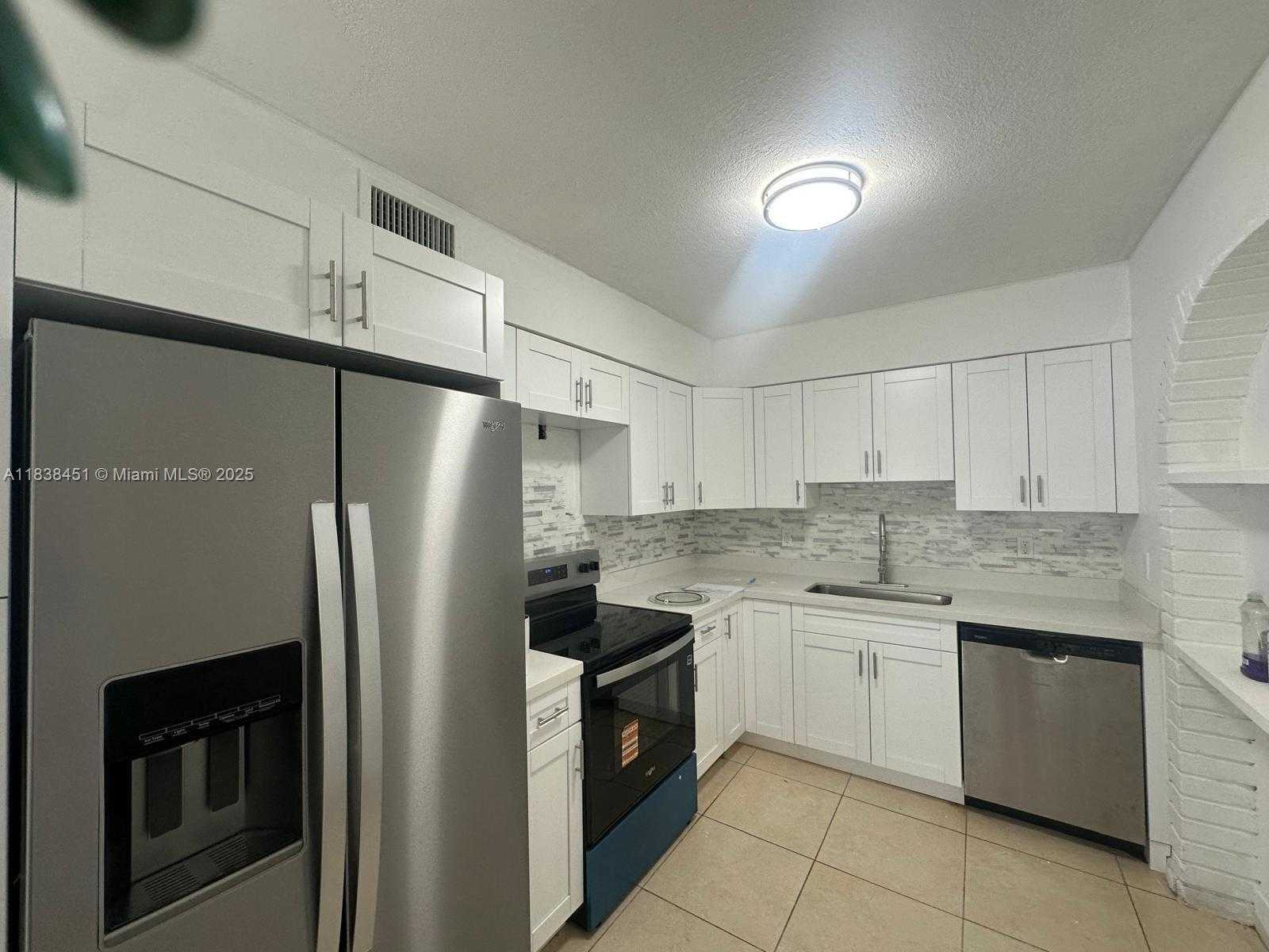 Small Image of 700 SOUTH WEST 67TH AVE #A, Pembroke Pines Number 6