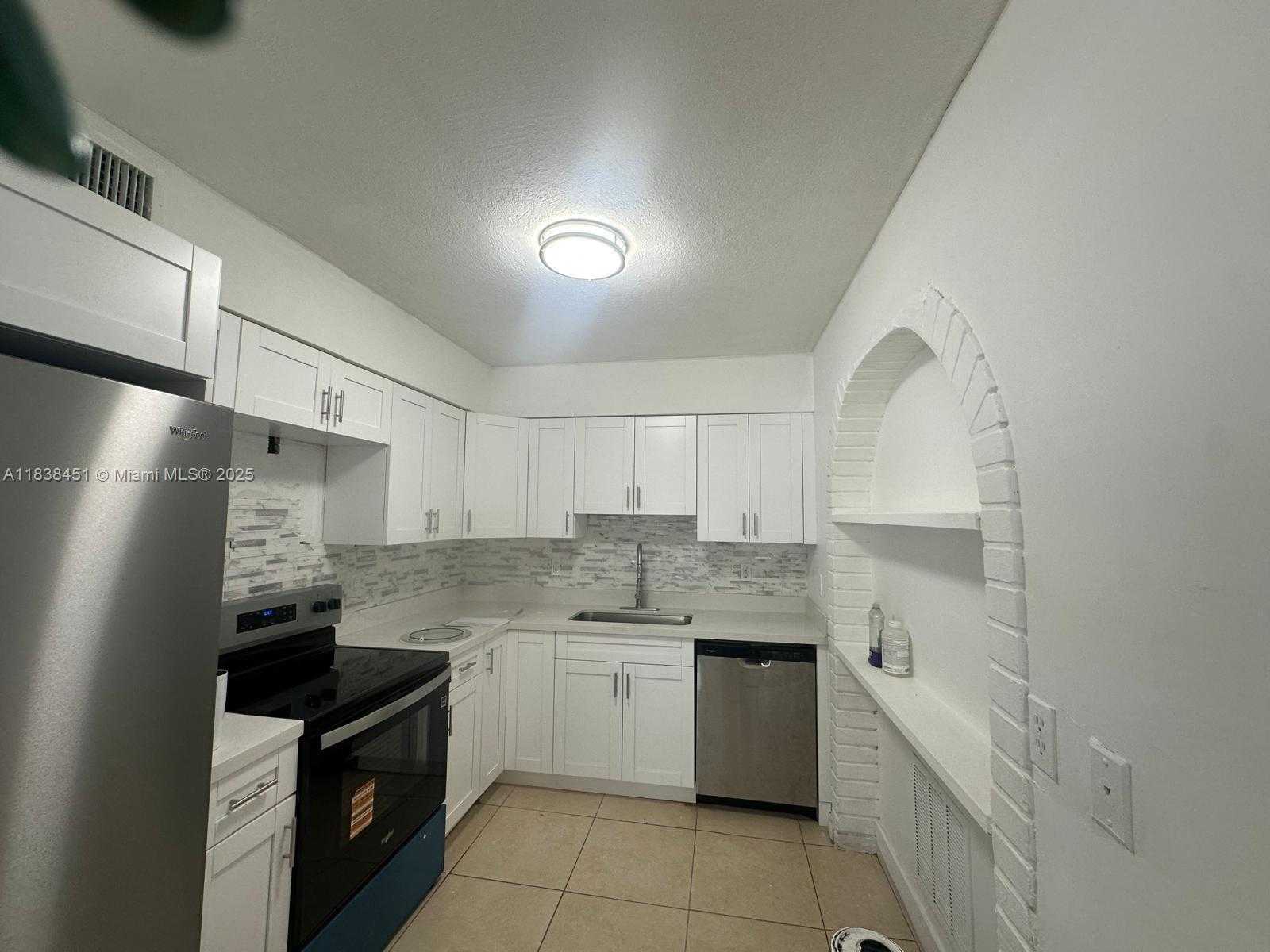 Small Image of 700 SOUTH WEST 67TH AVE #A, Pembroke Pines Number 8