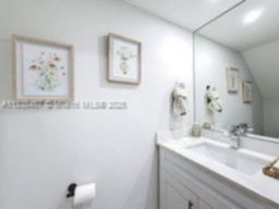 Small Image of 350 GRAPETREE DR #405, Key Biscayne Number 28