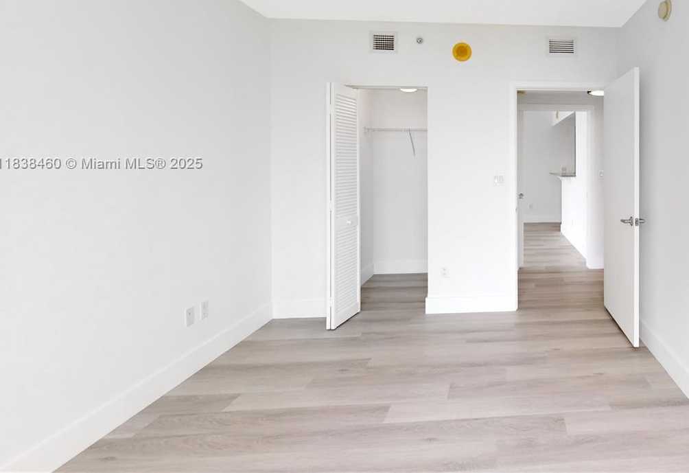 Small Image of 325 SOUTH BISCAYNE BLVD #2226, Miami Number 10
