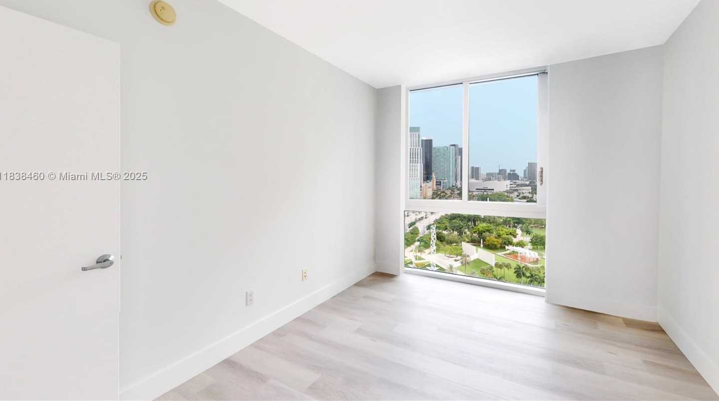 Small Image of 325 SOUTH BISCAYNE BLVD #2226, Miami Number 14
