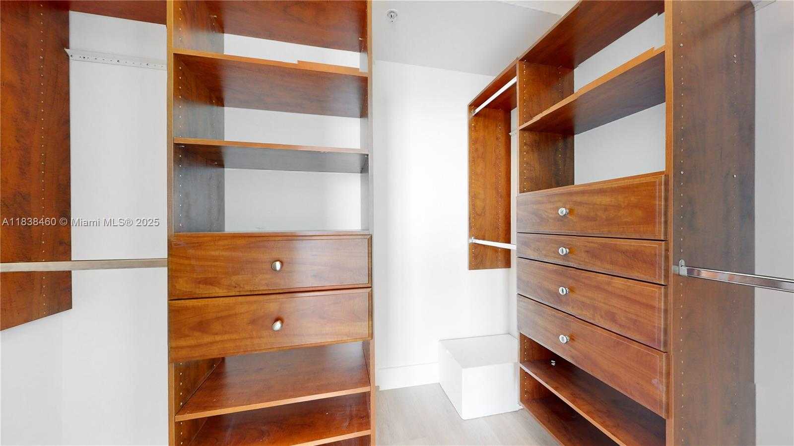 Small Image of 325 SOUTH BISCAYNE BLVD #2226, Miami Number 18