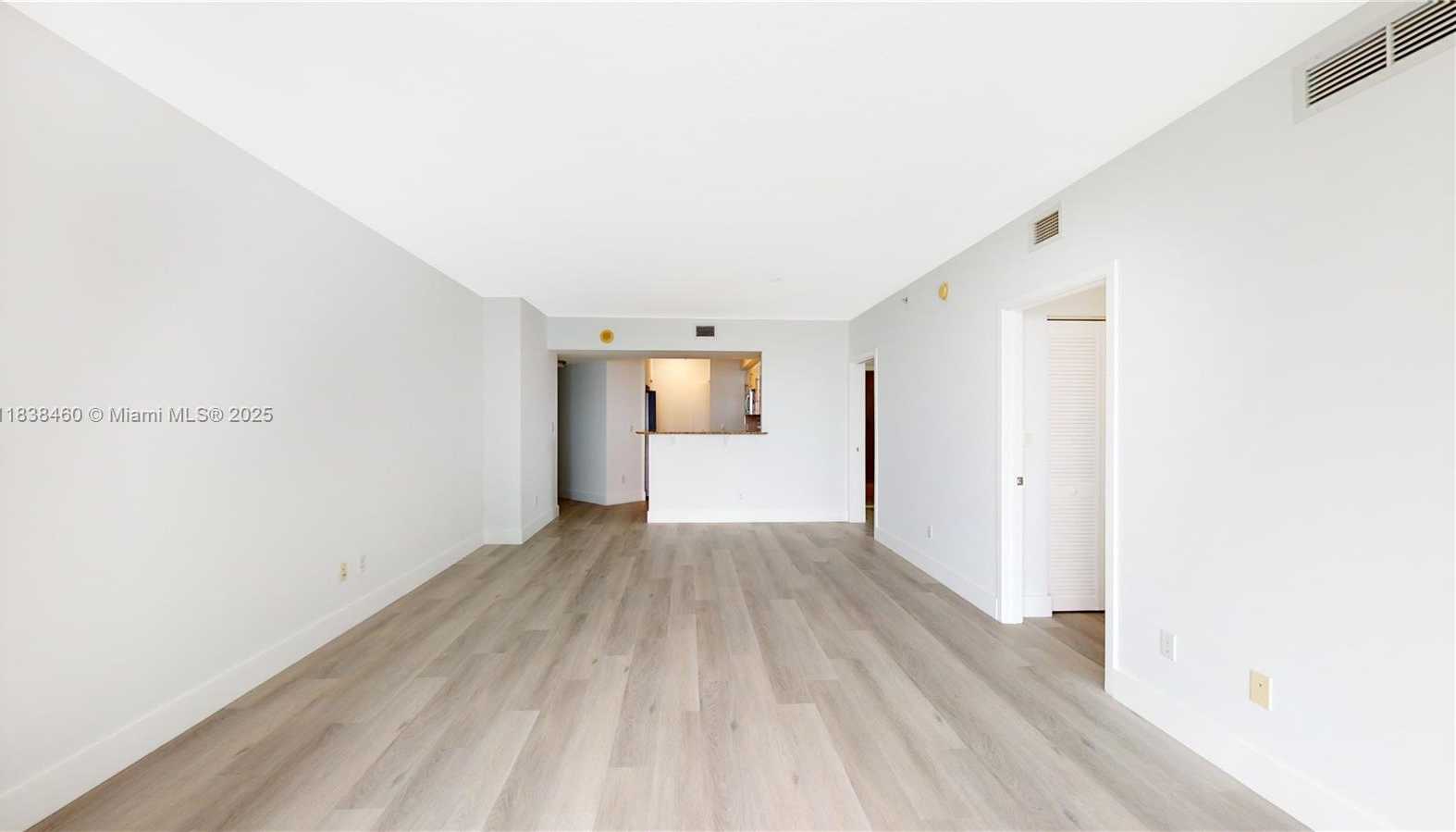 Small Image of 325 SOUTH BISCAYNE BLVD #2226, Miami Number 3