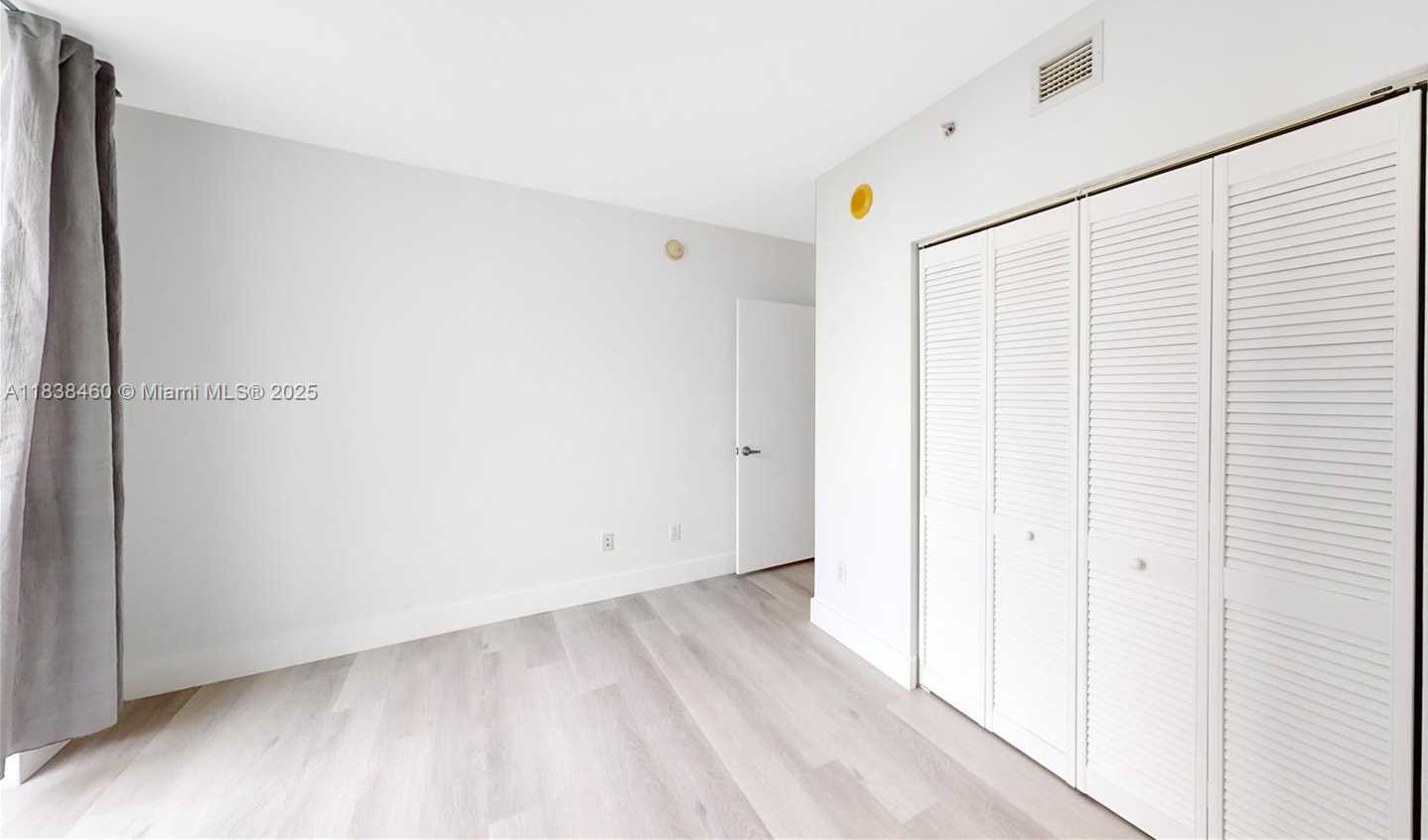 Small Image of 325 SOUTH BISCAYNE BLVD #2226, Miami Number 8