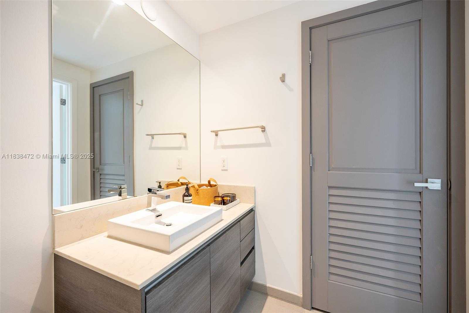 Small Image of 1080 BRICKELL AVE #3805, Miami Number 14