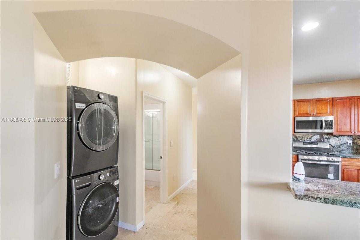 Small Image of 5776 SOUTH WEST 166TH CT, Miami Number 21