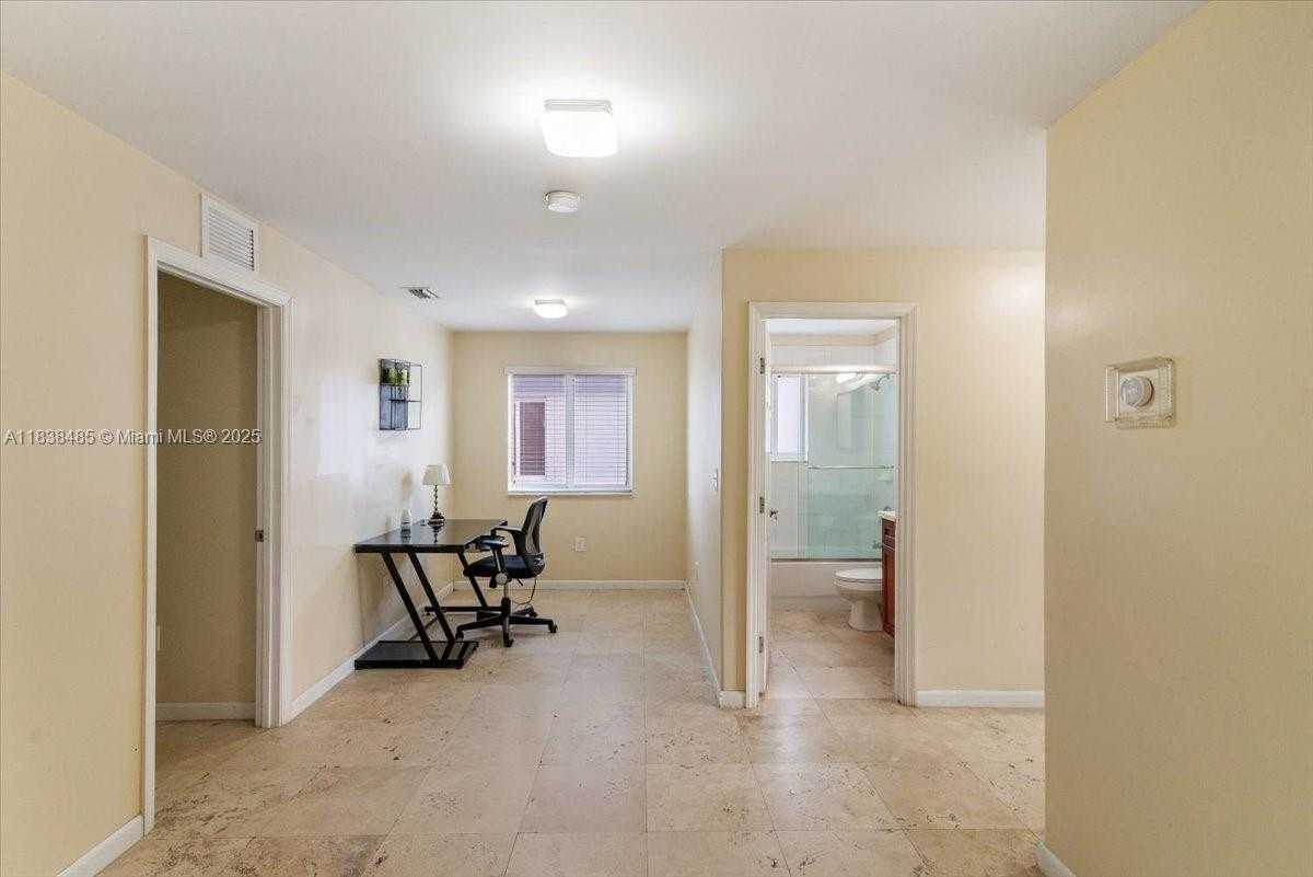 Small Image of 5776 SOUTH WEST 166TH CT, Miami Number 23