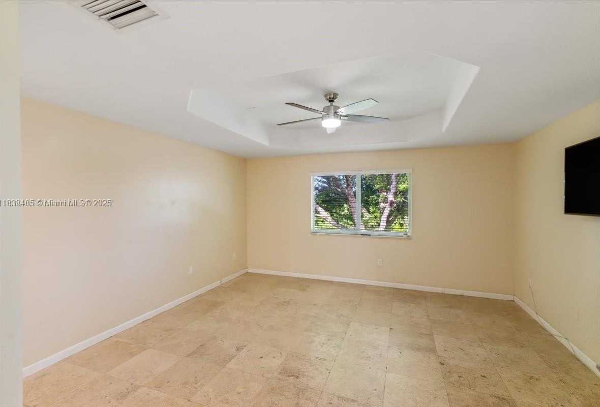 Small Image of 5776 SOUTH WEST 166TH CT, Miami Number 26