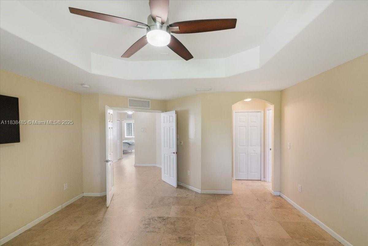 Small Image of 5776 SOUTH WEST 166TH CT, Miami Number 27