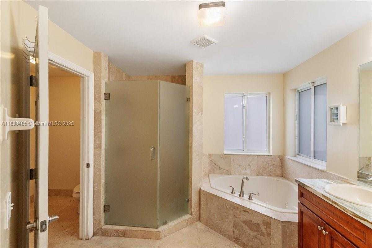 Small Image of 5776 SOUTH WEST 166TH CT, Miami Number 29