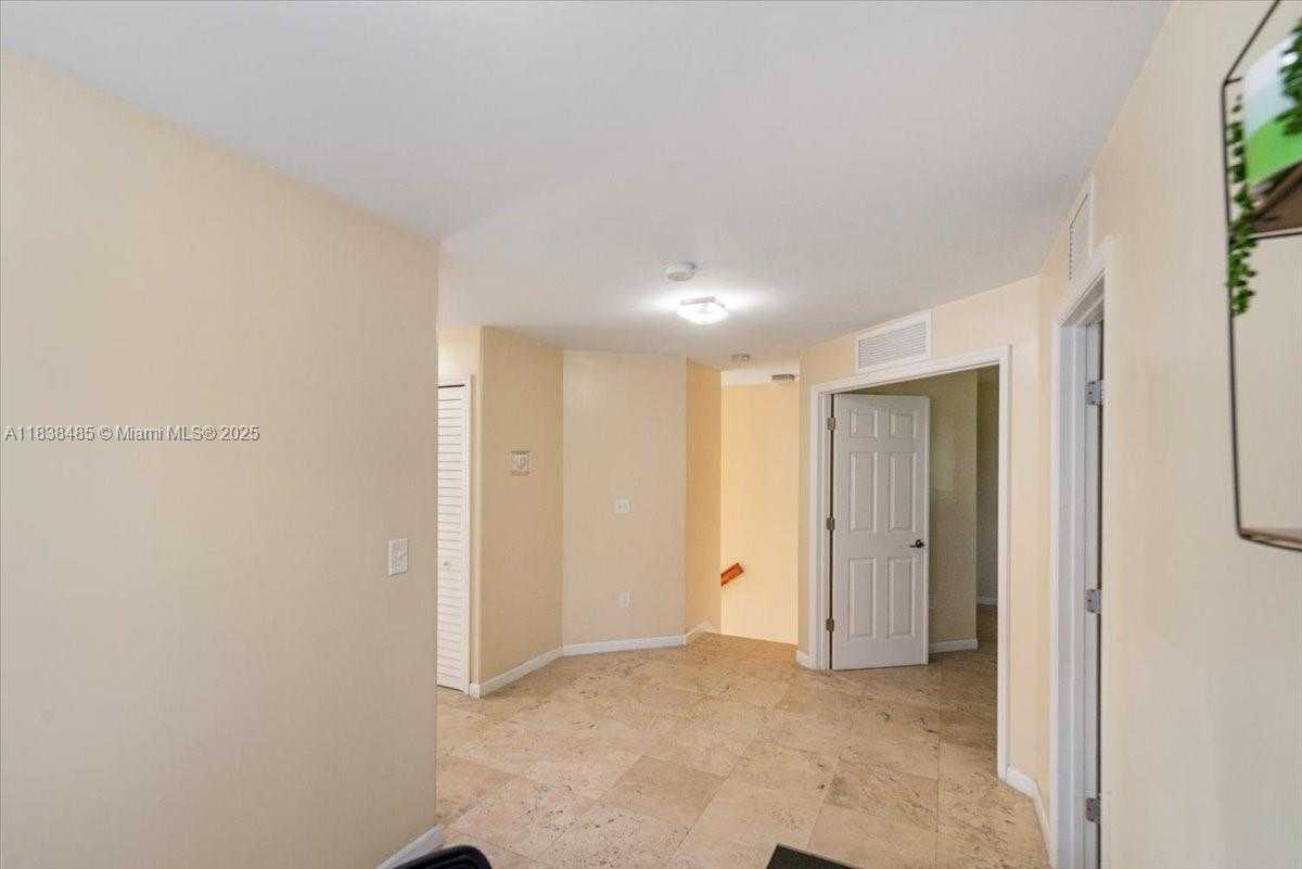 Small Image of 5776 SOUTH WEST 166TH CT, Miami Number 34
