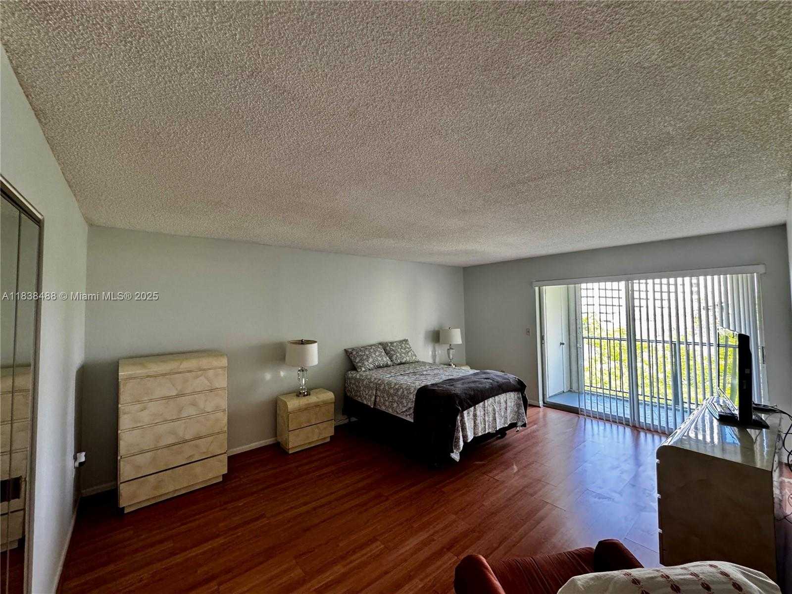 Small Image of 201 178TH DR #437, Sunny Isles Beach Number 10
