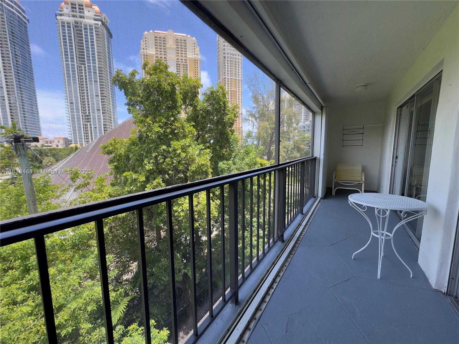 Small Image of 201 178TH DR #437, Sunny Isles Beach Number 15