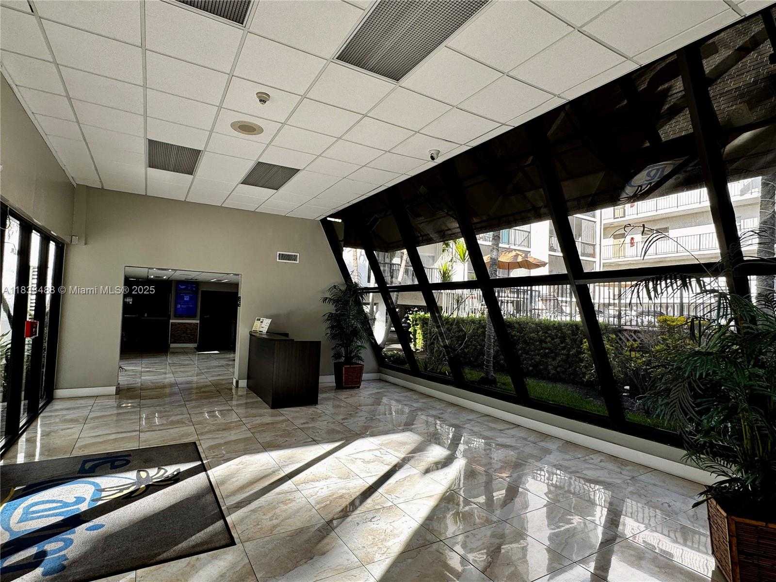 Small Image of 201 178TH DR #437, Sunny Isles Beach Number 2