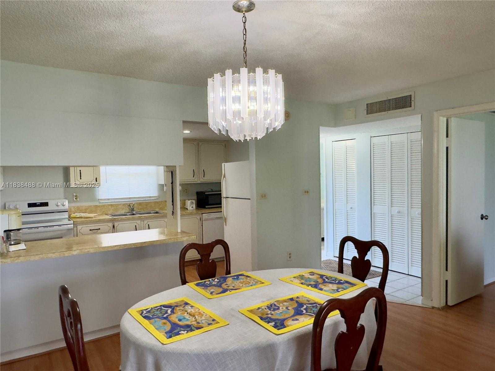 Small Image of 201 178TH DR #437, Sunny Isles Beach Number 6