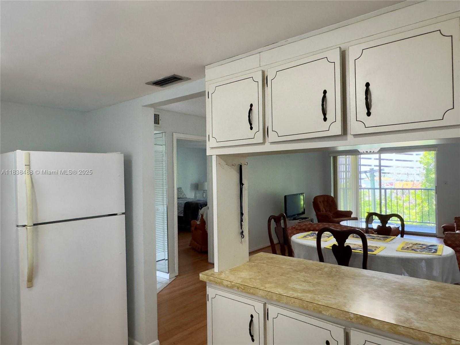 Small Image of 201 178TH DR #437, Sunny Isles Beach Number 8