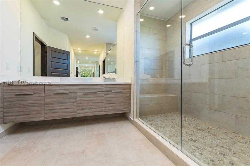 Small Image of 8853 NORTH WEST 155TH TER #8853, Miami Lakes Number 12