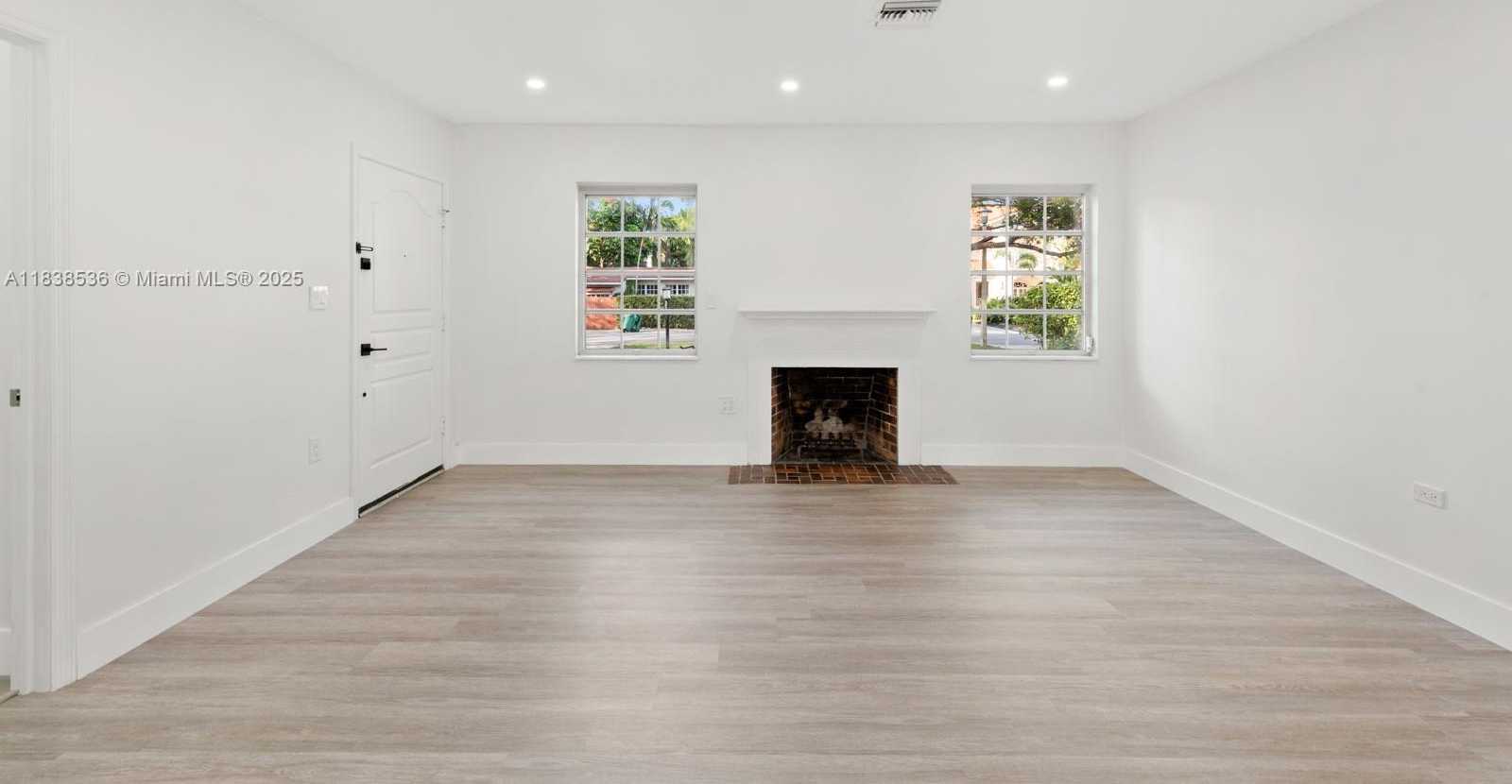 Small Image of 4080 HARDIE AVE, Miami Number 10