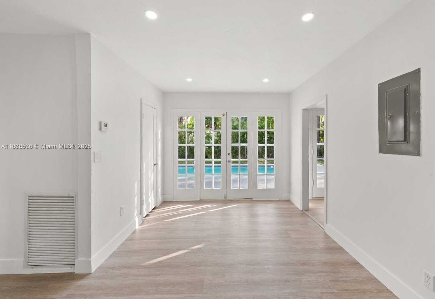 Small Image of 4080 HARDIE AVE, Miami Number 15