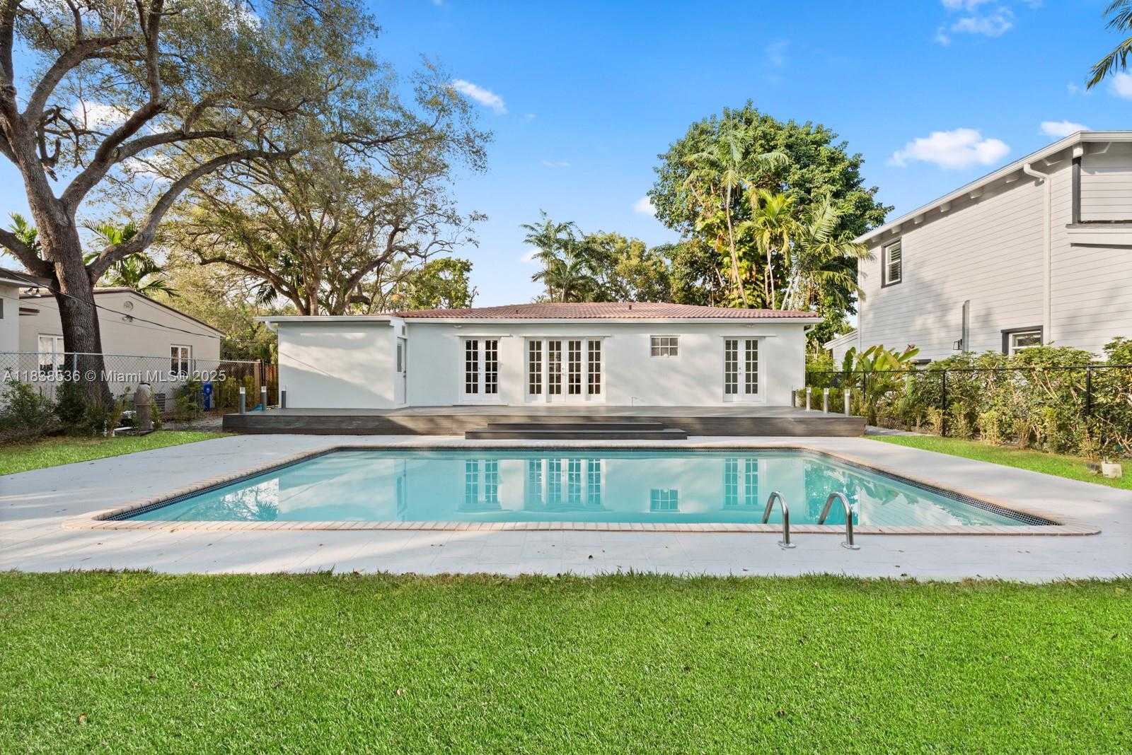 Small Image of 4080 HARDIE AVE, Miami Number 2