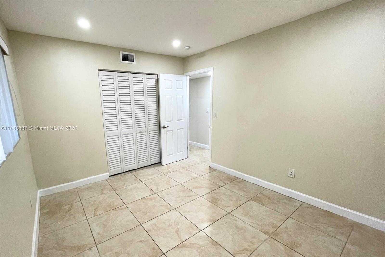 Small Image of 7705 CAMINO REAL #B204, Miami Number 10