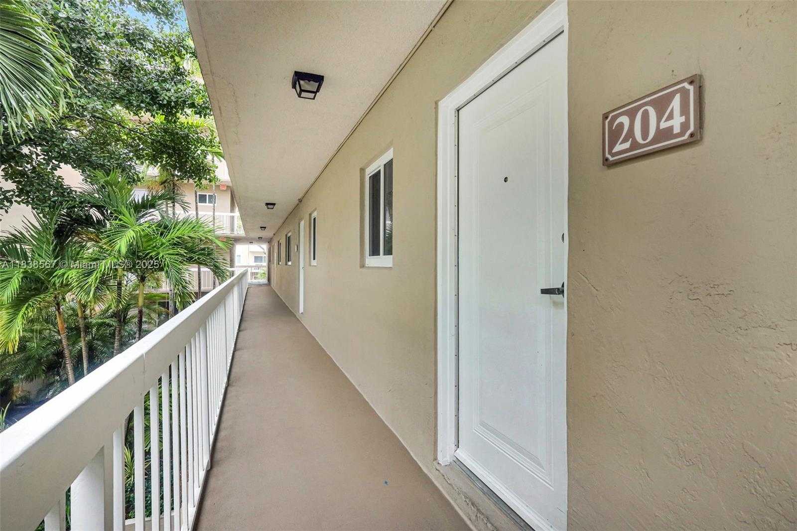 Small Image of 7705 CAMINO REAL #B204, Miami Number 11
