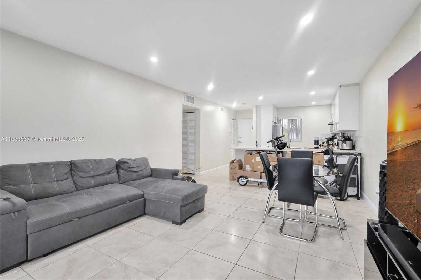 Small Image of 7705 CAMINO REAL #B204, Miami Number 5