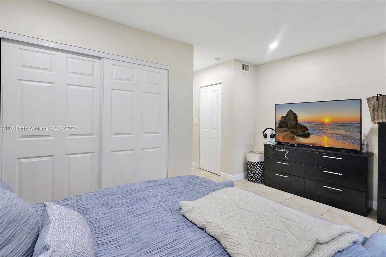 Small Image of 7705 CAMINO REAL #B204, Miami Number 8