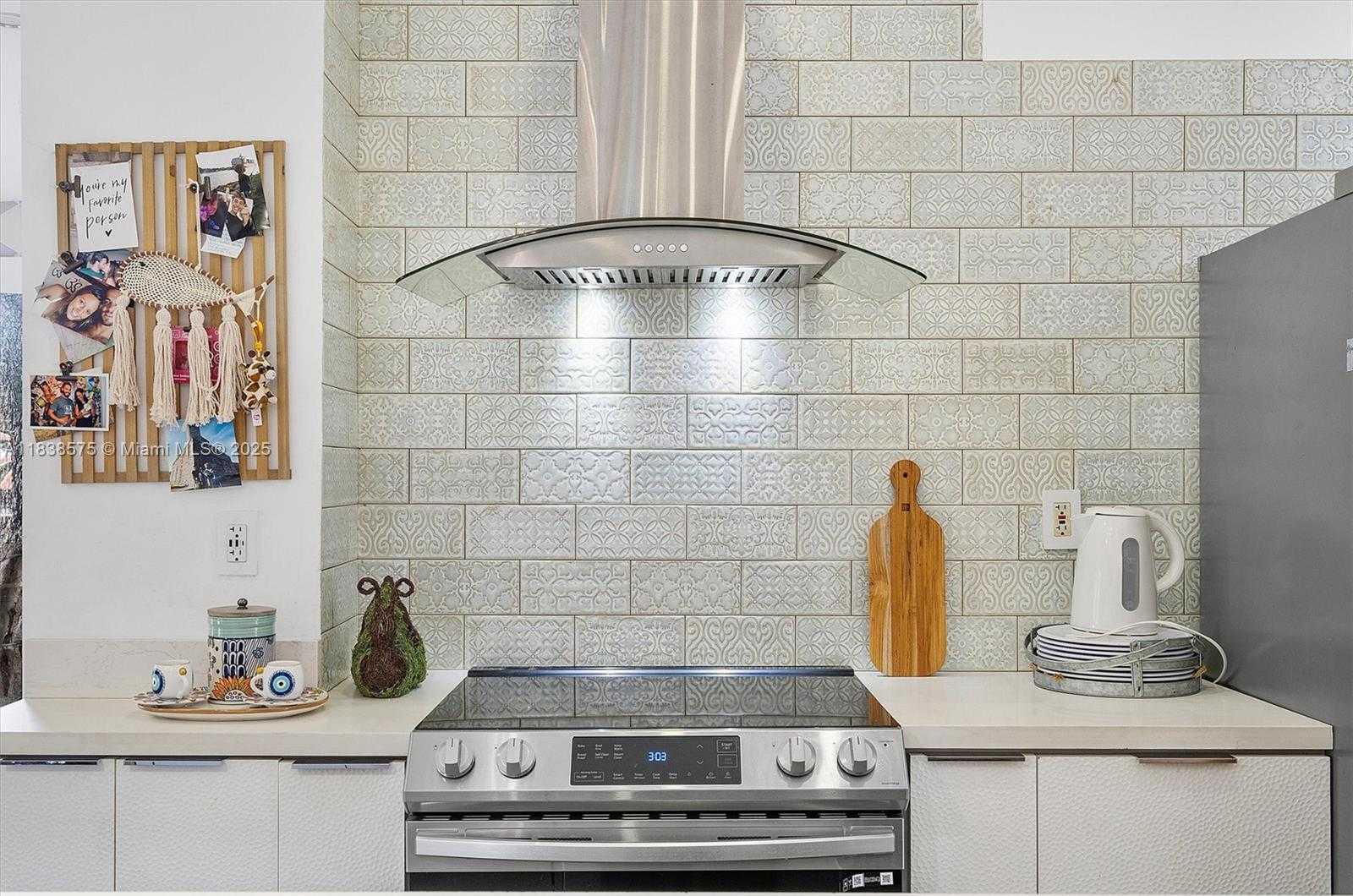 Small Image of 266 NORTH EAST 117TH ST, Miami Number 13