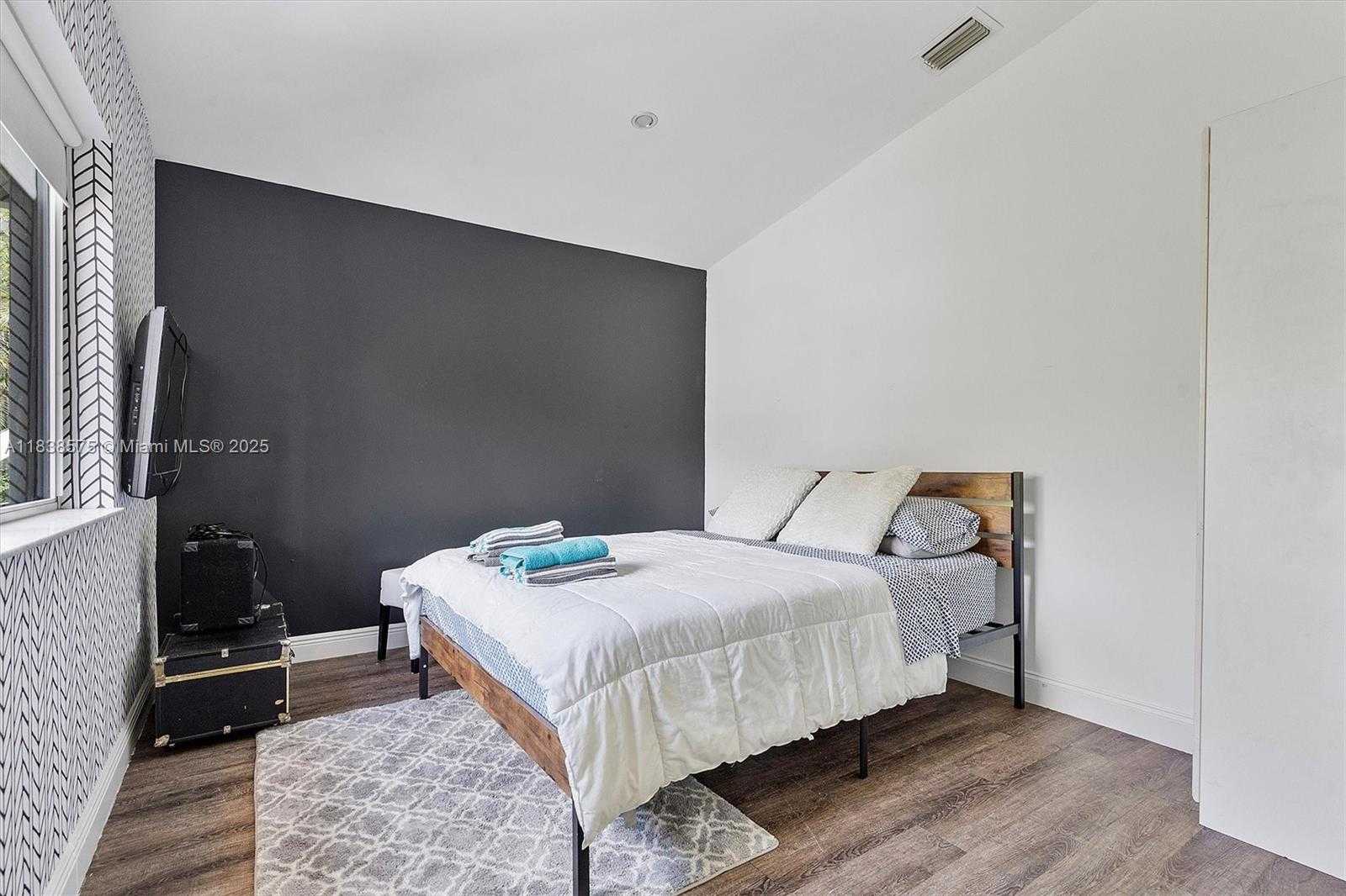 Small Image of 266 NORTH EAST 117TH ST, Miami Number 28