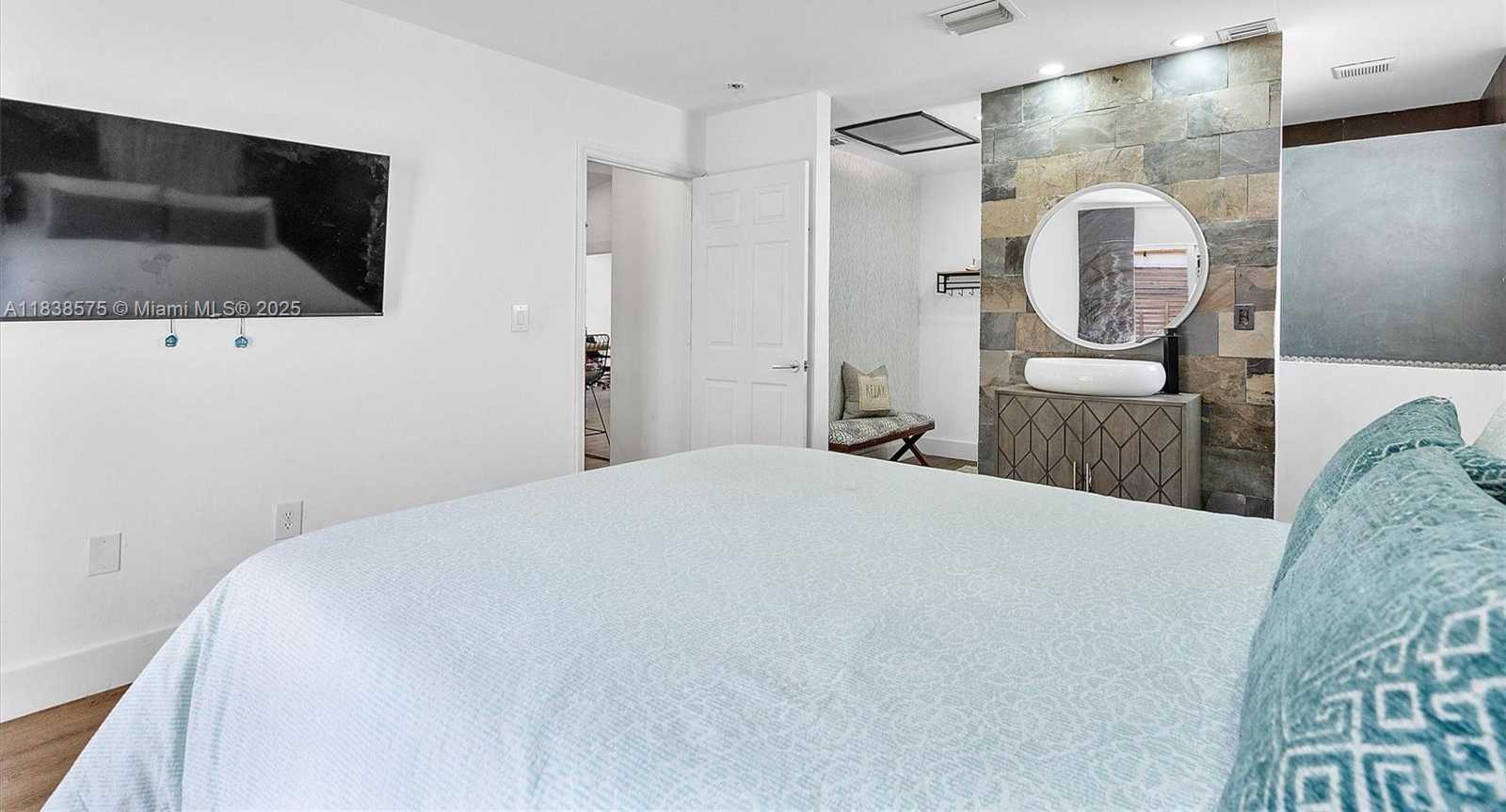 Small Image of 266 NORTH EAST 117TH ST, Miami Number 33