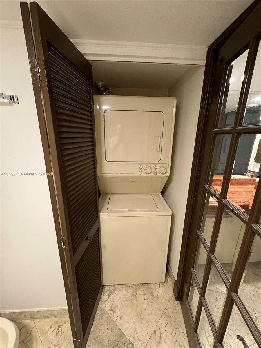 Small Image of 520 BRICKELL KEY DR #A712, Miami Number 13