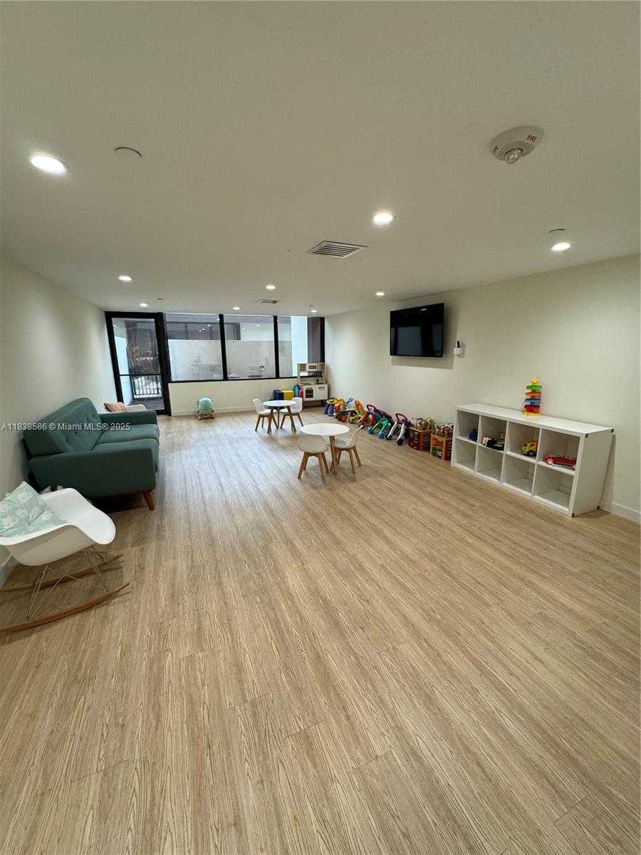 Small Image of 520 BRICKELL KEY DR #A712, Miami Number 23