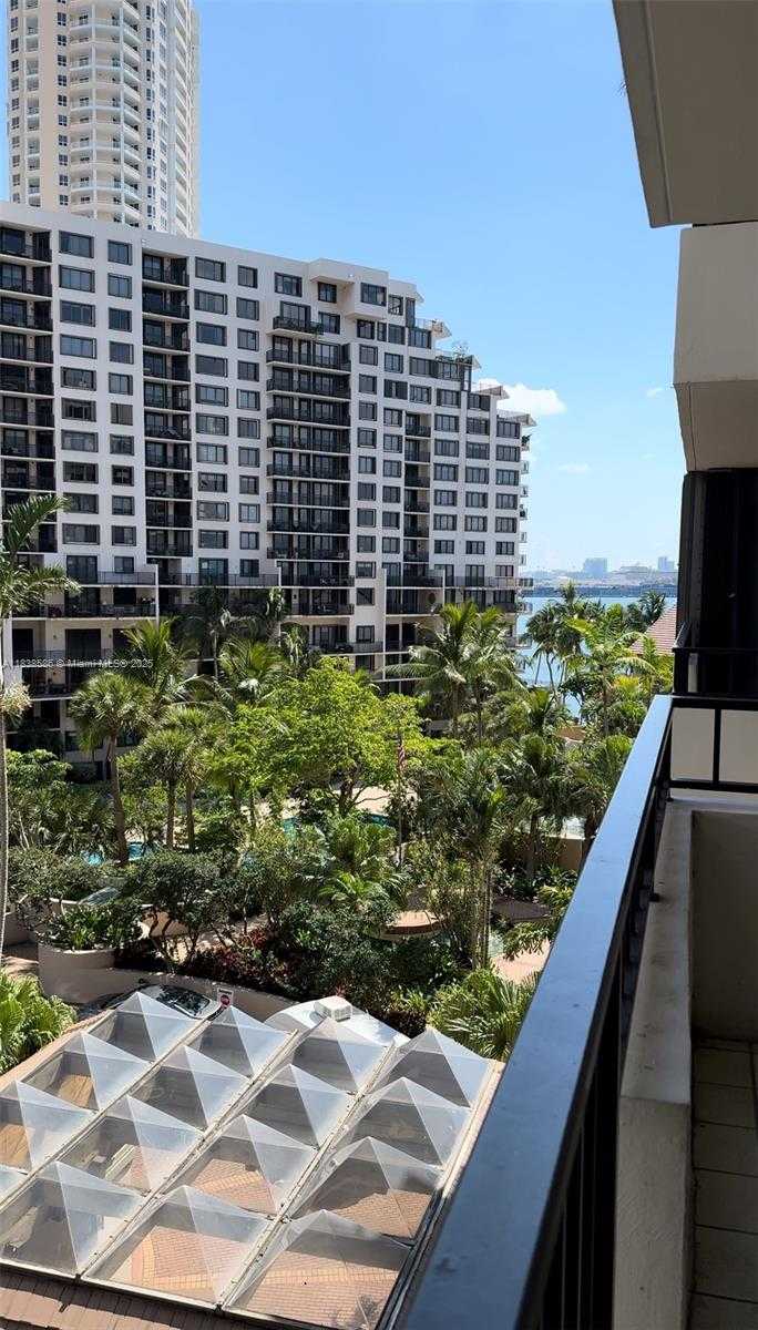 Small Image of 520 BRICKELL KEY DR #A712, Miami Number 3