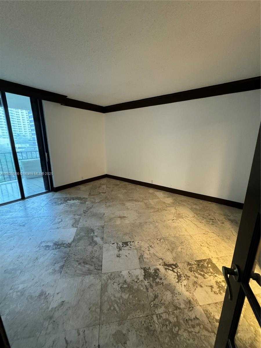 Small Image of 520 BRICKELL KEY DR #A712, Miami Number 9